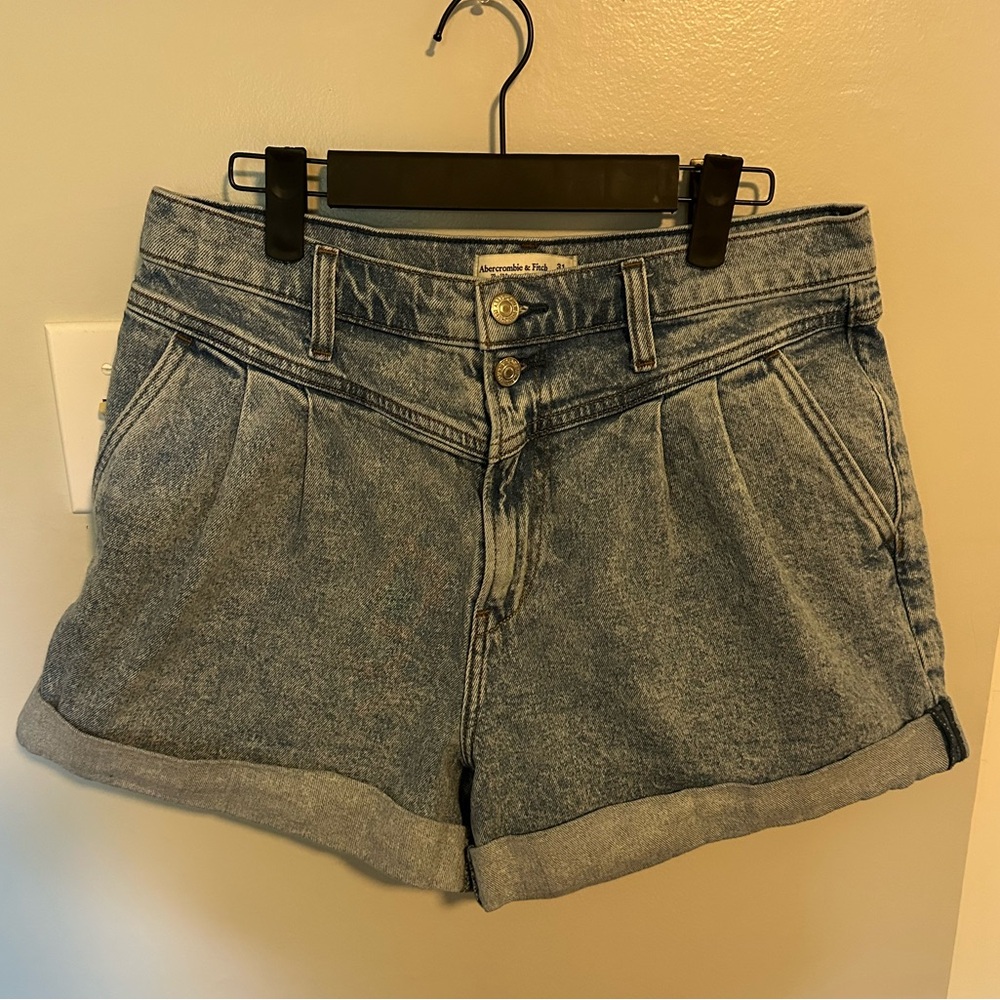 Abercrombie & Fitch The 80's Mom Ultra High Rise Short
